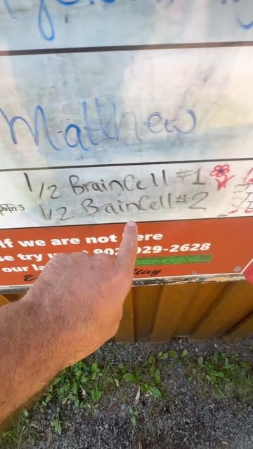 It’s nice to see that some people have a great sense of humour around here 😃 #halfabraincell #rivernestwildernesscabins…